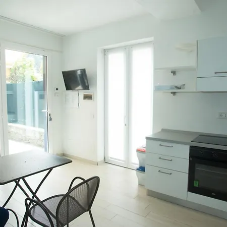 Apartment House *