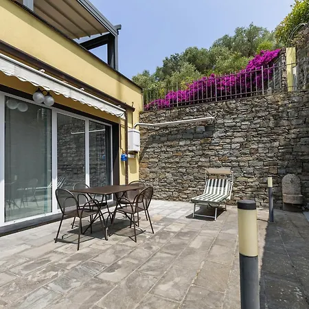House Apartment *