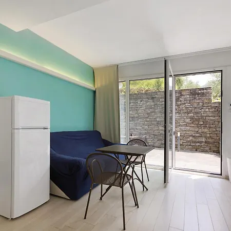 House Apartment *